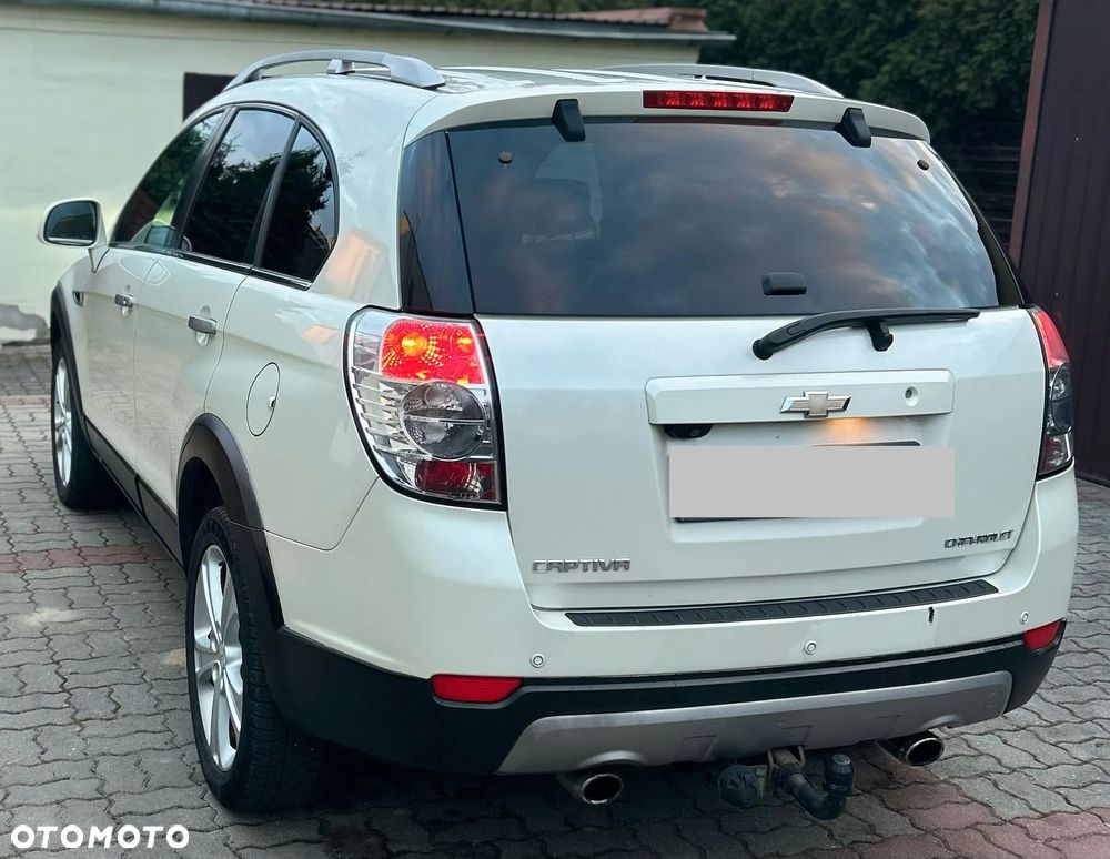 Chevrolet Captiva 2.2 D LTZ - 4