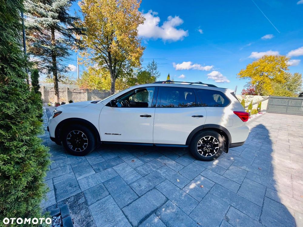 Nissan Pathfinder - 2