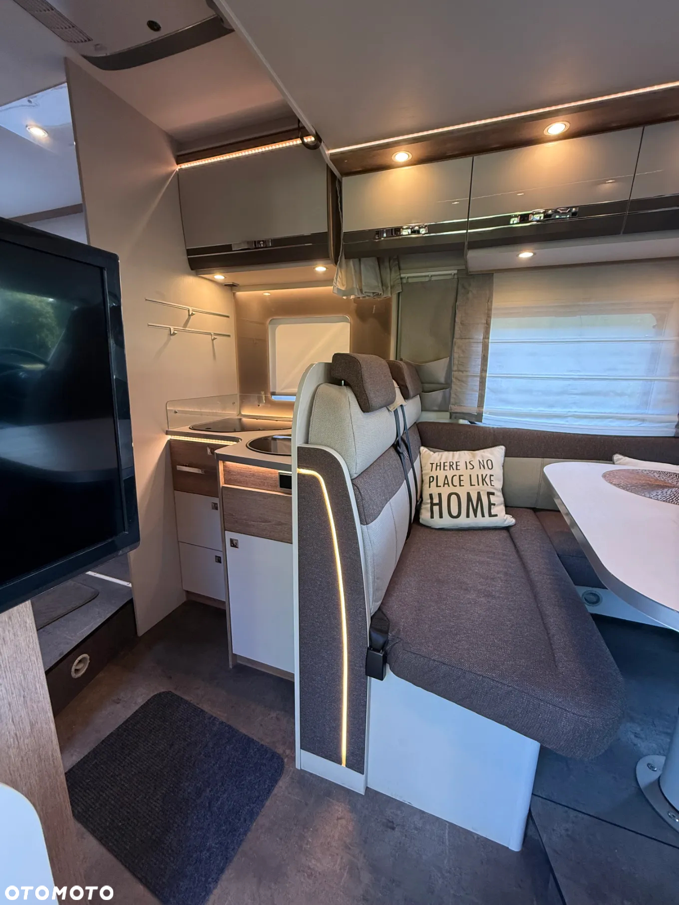 Dethleffs 7052  półintegra  camper kamper 5 osób - 13