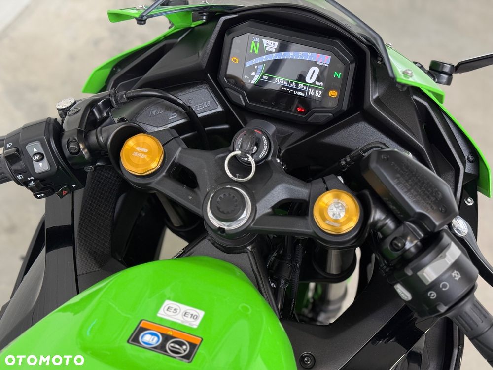 Kawasaki ZX - 21