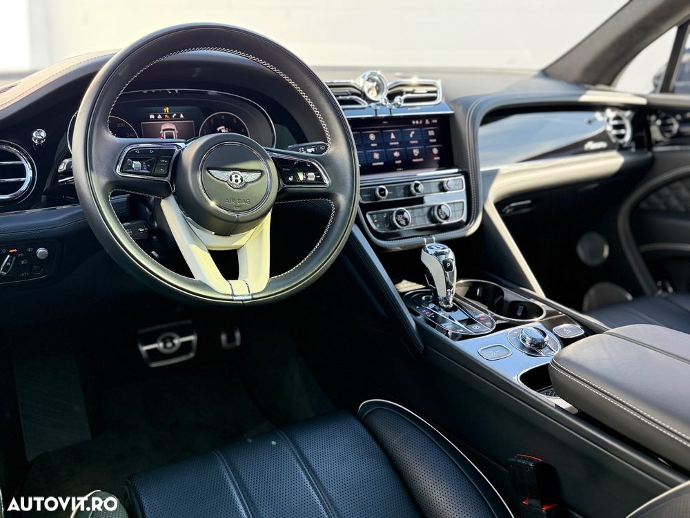 Bentley Bentayga Azure - 4