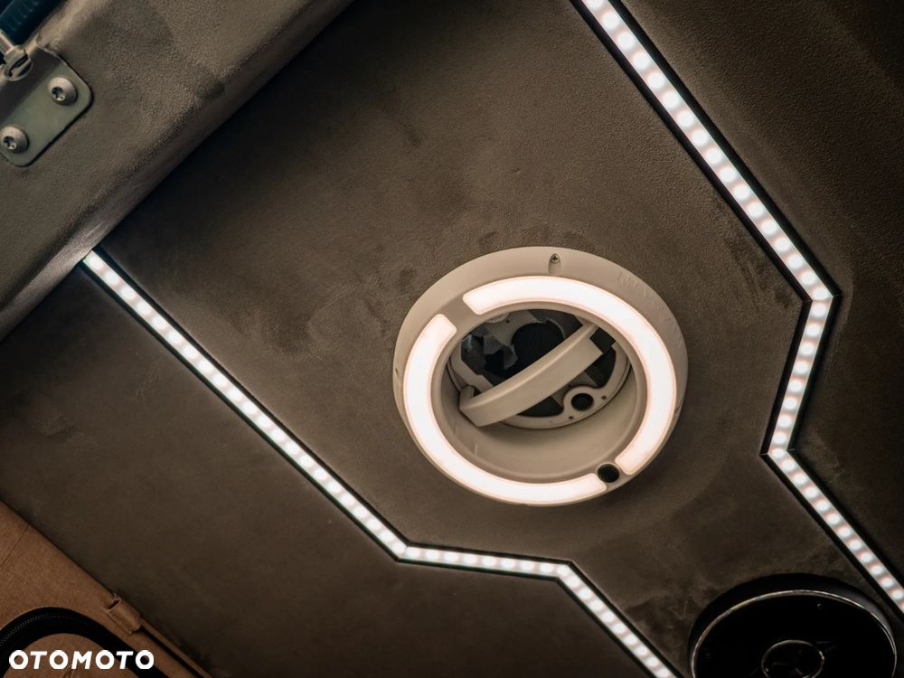 Mercedes-Benz Sprinter - 30