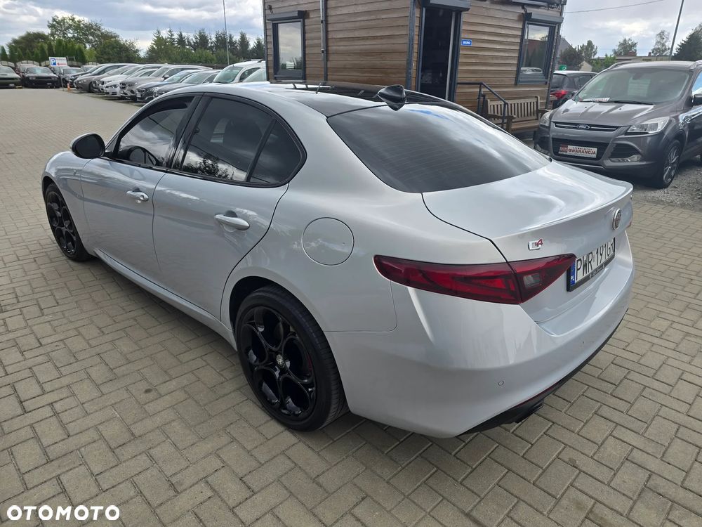 Alfa Romeo Giulia - 5