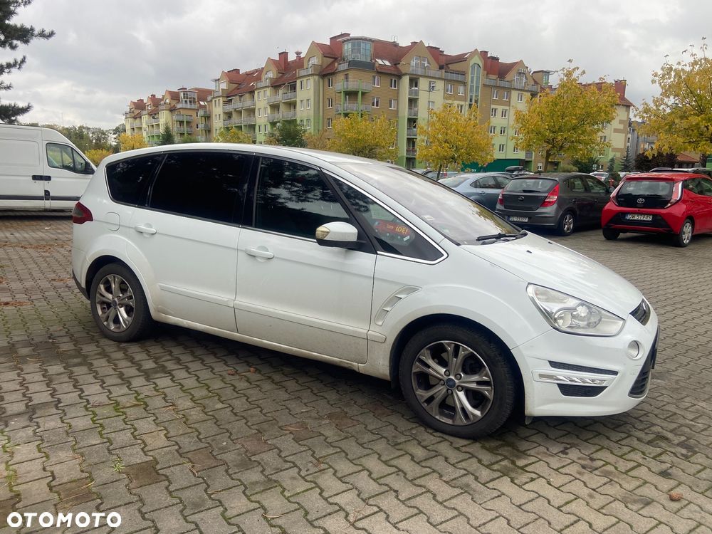 Ford S-Max - 13