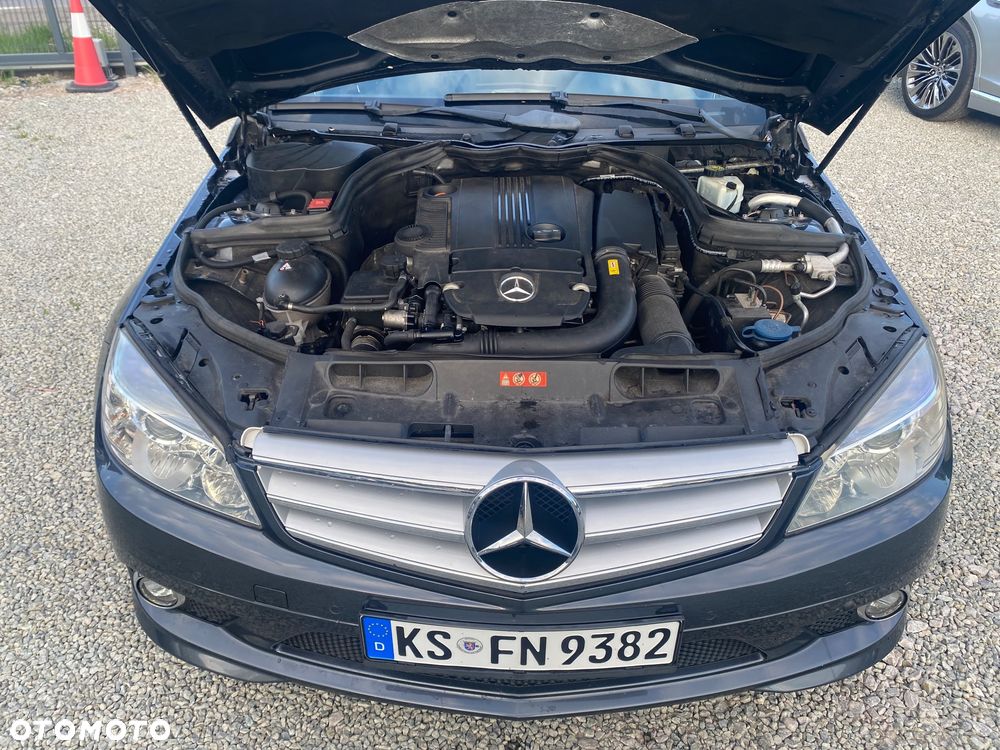 Mercedes-Benz Klasa C 180 CGI BlueEFFICIENCY Avantgarde - 18