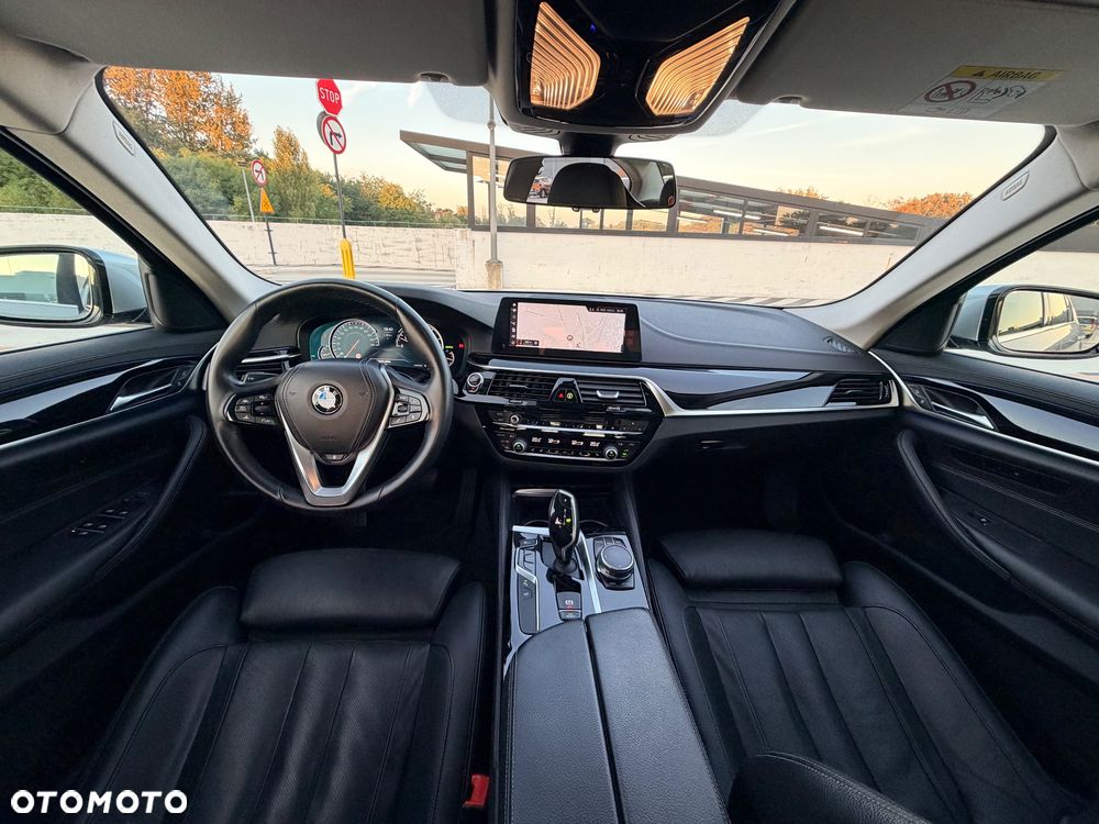 BMW Seria 5 530i xDrive Luxury Line - 11