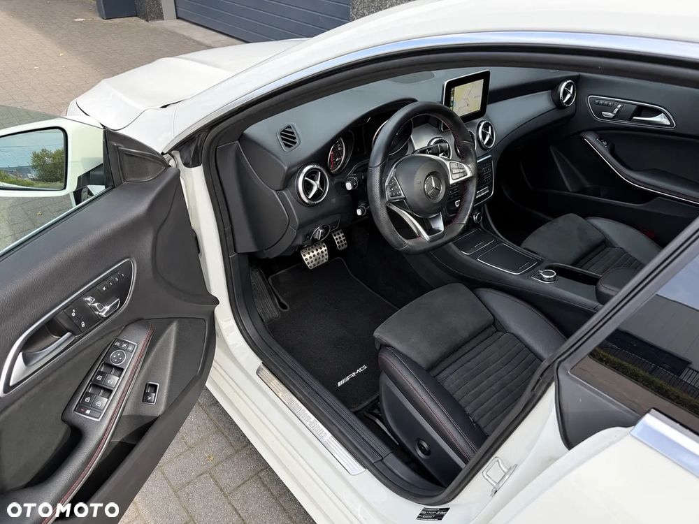 Mercedes-Benz CLA - 10