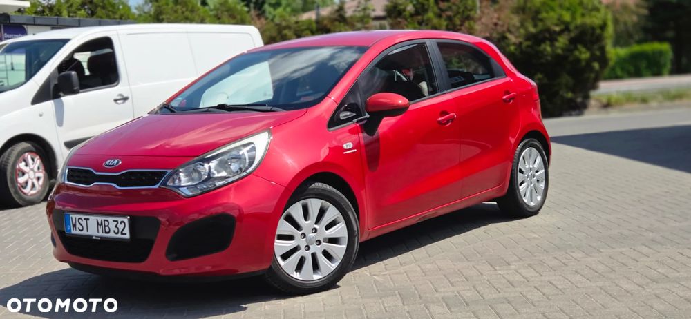 Kia Rio 1.2 Fifa World Cup Edition - 5