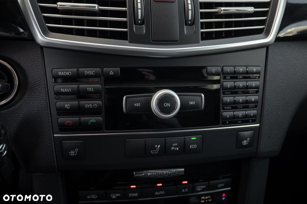 Mercedes-Benz Klasa E 220 CDI DPF BlueEFFICIENCY 7G-TRONIC Avantgarde - 31