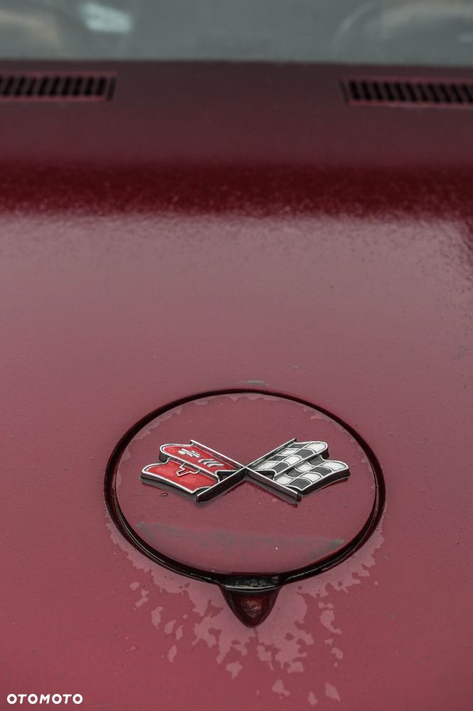 Chevrolet Corvette - 9