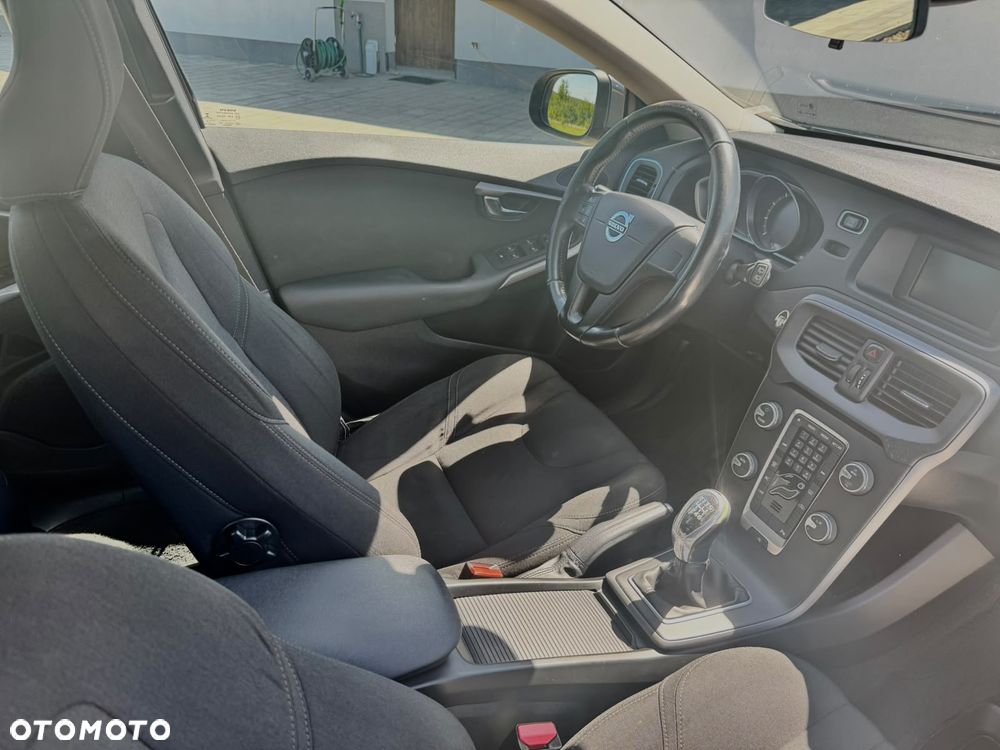 Volvo V40 T3 Momentum - 7