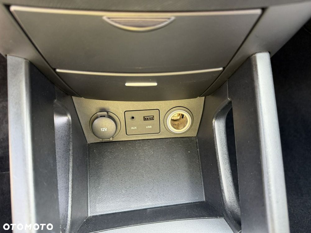 Kia Ceed 1.4 CVVT Dream-Team Edition - 31