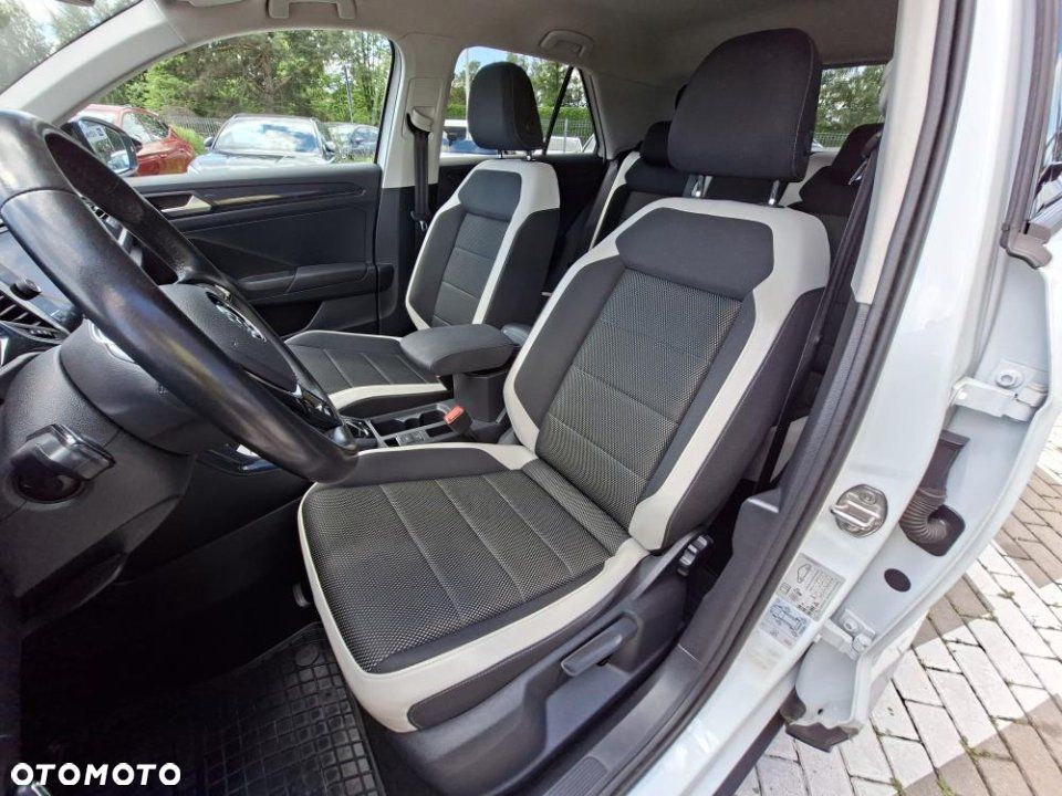 Volkswagen T-Roc - 13