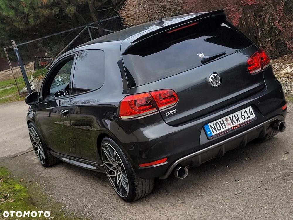 Volkswagen Golf 2.0 GTI - 13