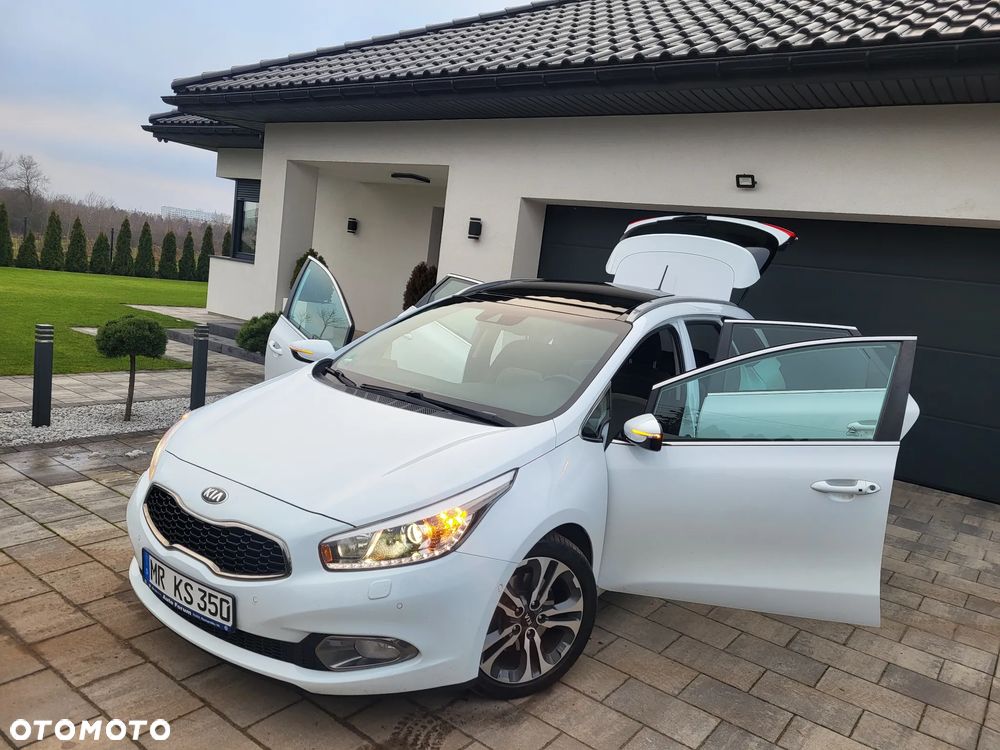 Kia Ceed 1.6 CRDi 128 Platinum Edition - 34