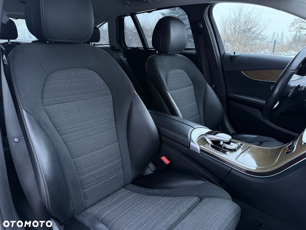 Mercedes-Benz Klasa C 180 7G-TRONIC Exclusive - 31