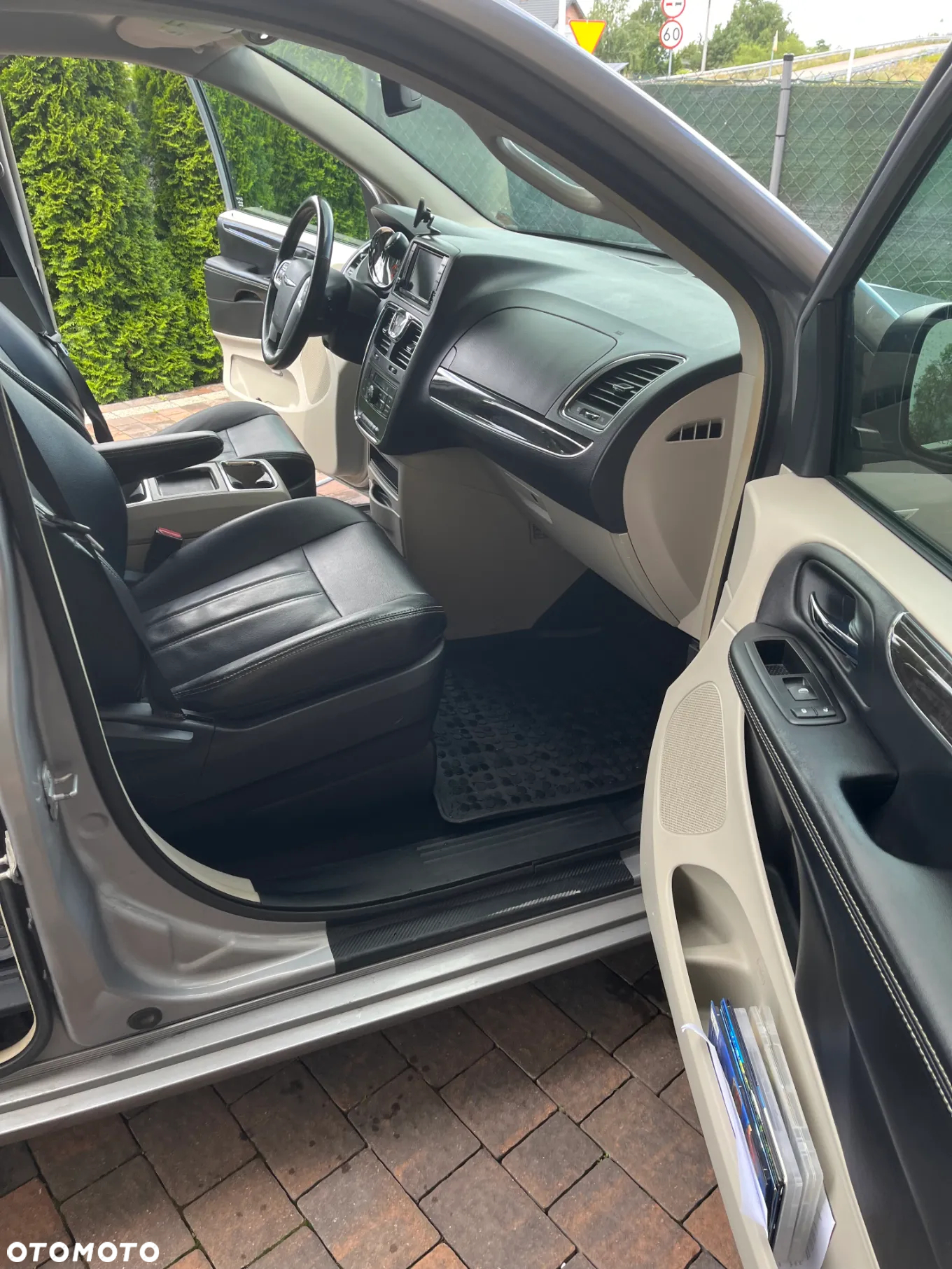 Chrysler Town & Country 3.6 Touring - 14