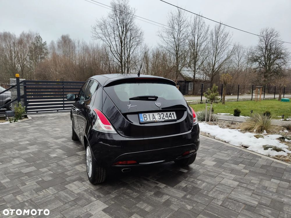 Lancia Ypsilon Y 1.2 8v Gold - 10