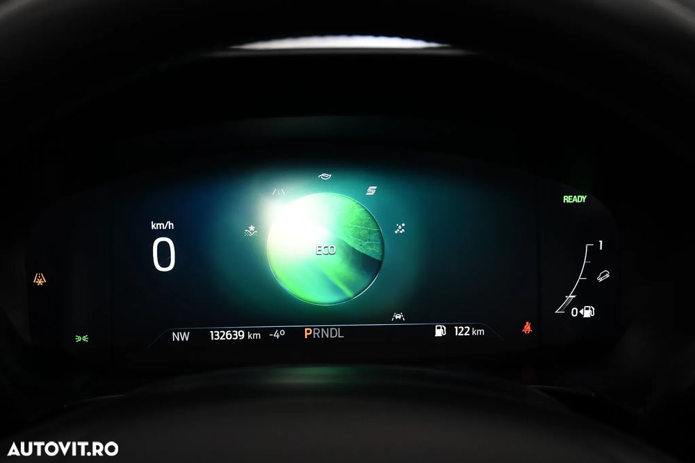 Ford Kuga 2.5 Duratec FHEV TITANIUM - 39