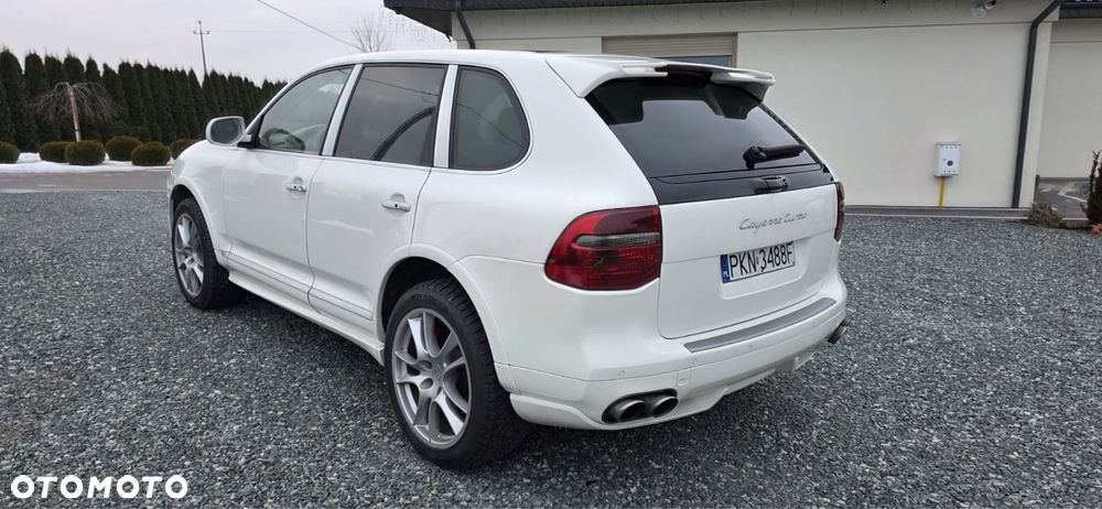 Porsche Cayenne - 4
