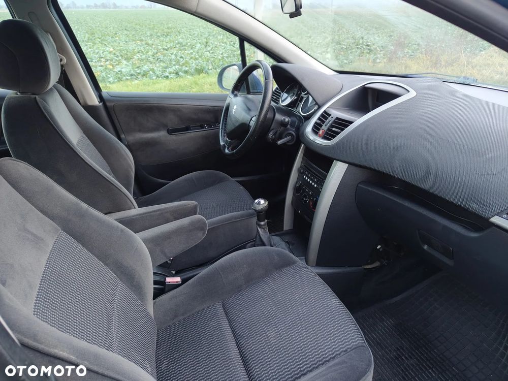 Peugeot 207 1.6 HDi Presence - 6