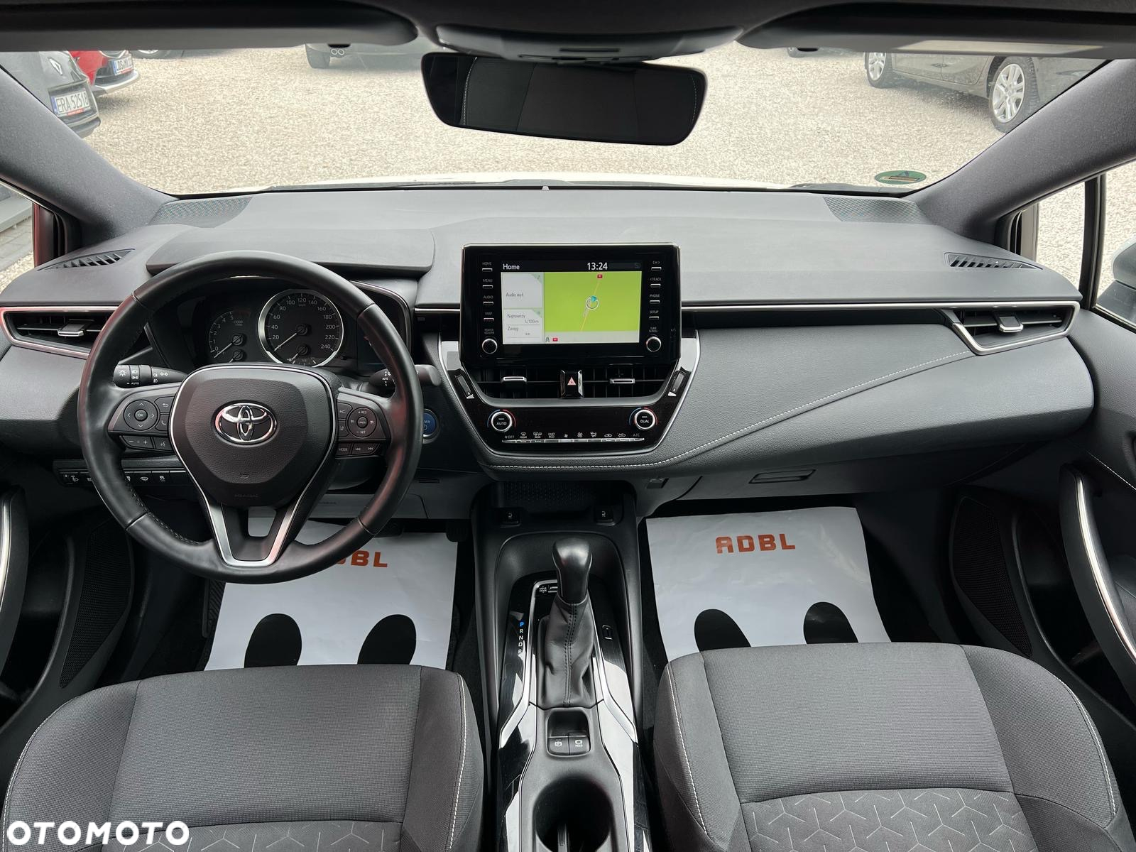 Toyota Corolla 1.8 Hybrid Business Edition - 6