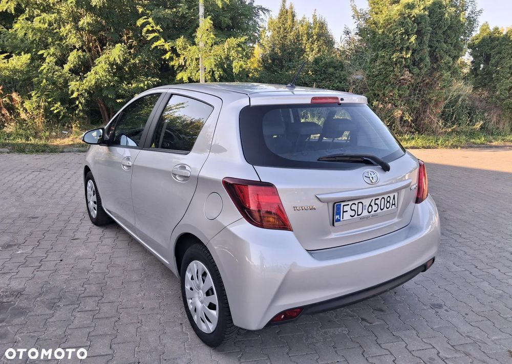 Toyota Yaris 1.0 Premium - 12