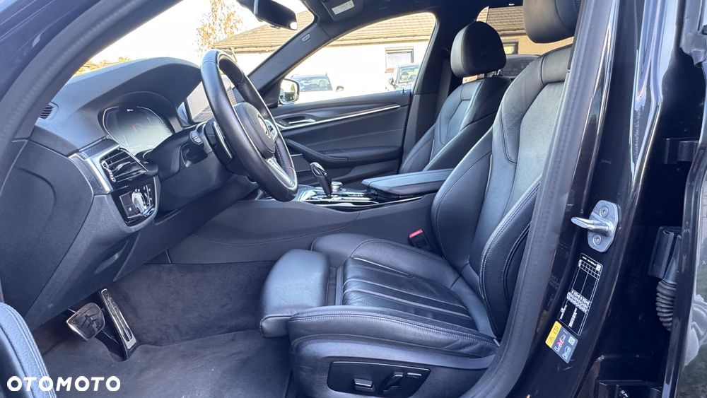 BMW Seria 5 530e xDrive M Sport sport - 9
