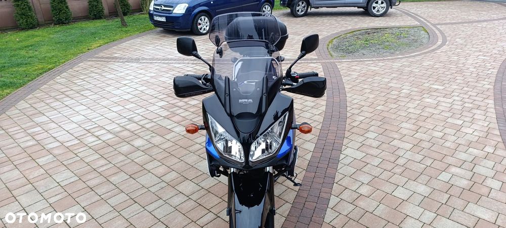 Suzuki V-STROM - 8