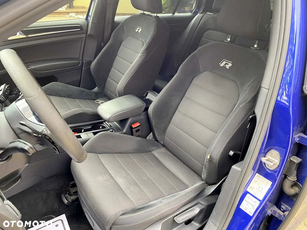 Volkswagen Golf - 8