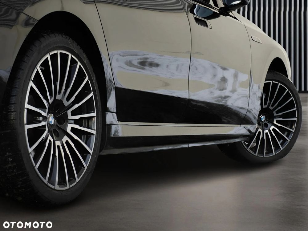 BMW i7 - 10