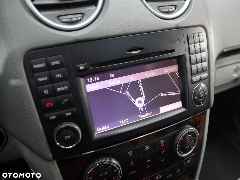 Mercedes-Benz GL - 28