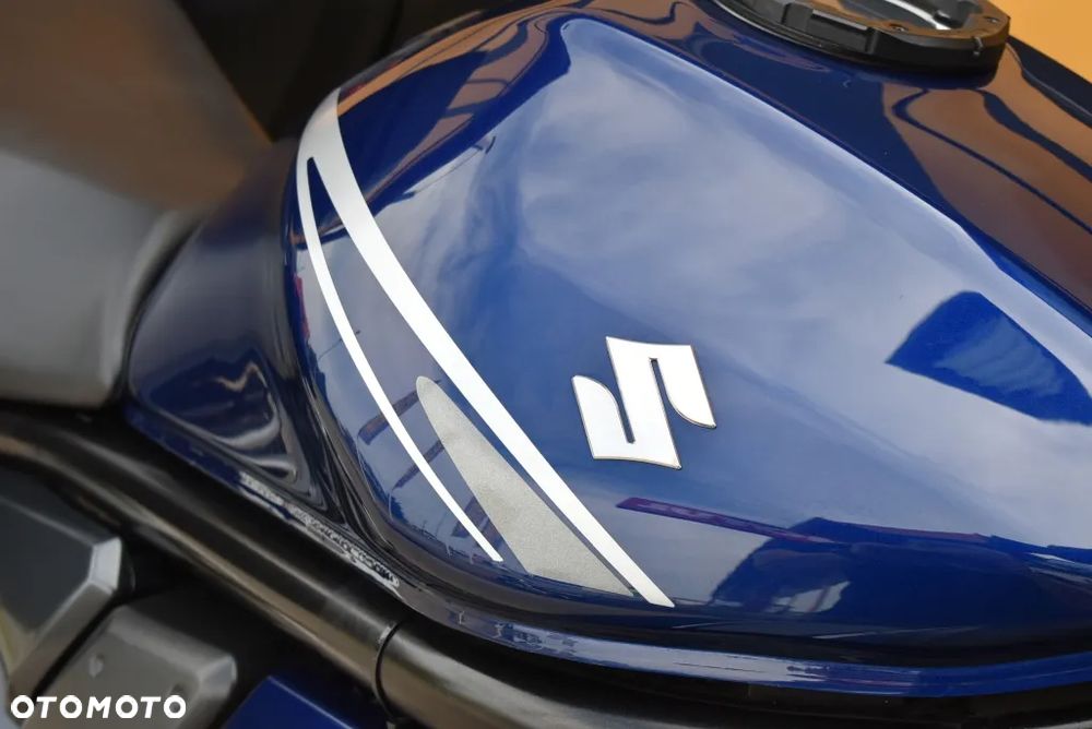 Suzuki GSX - 35