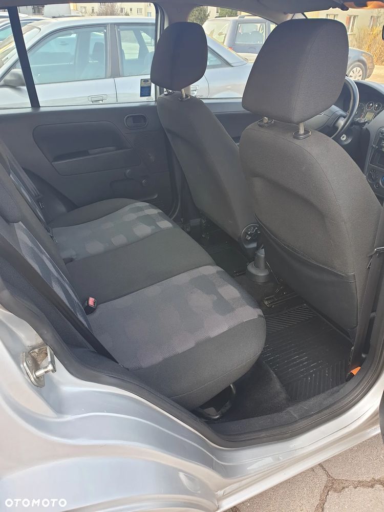 Ford Fusion - 14
