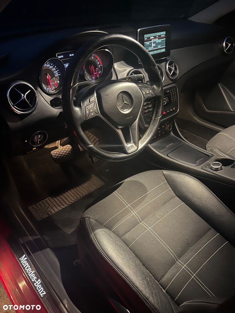 Mercedes-Benz CLA 200 7G-DCT - 1