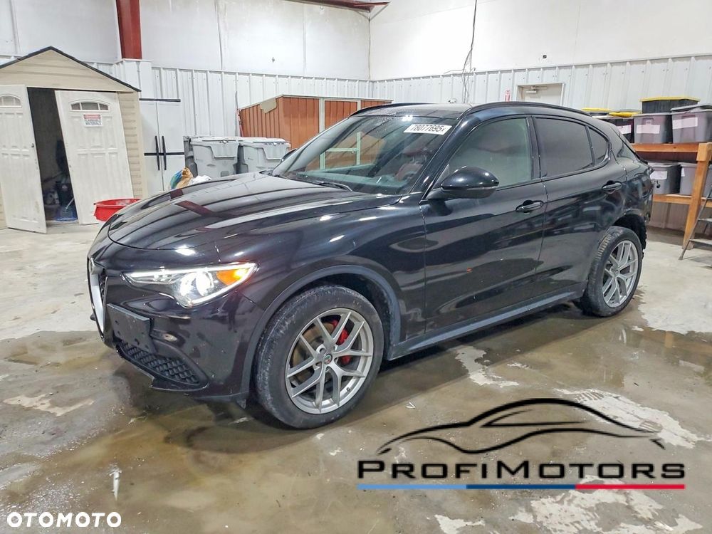 Alfa Romeo Stelvio - 1