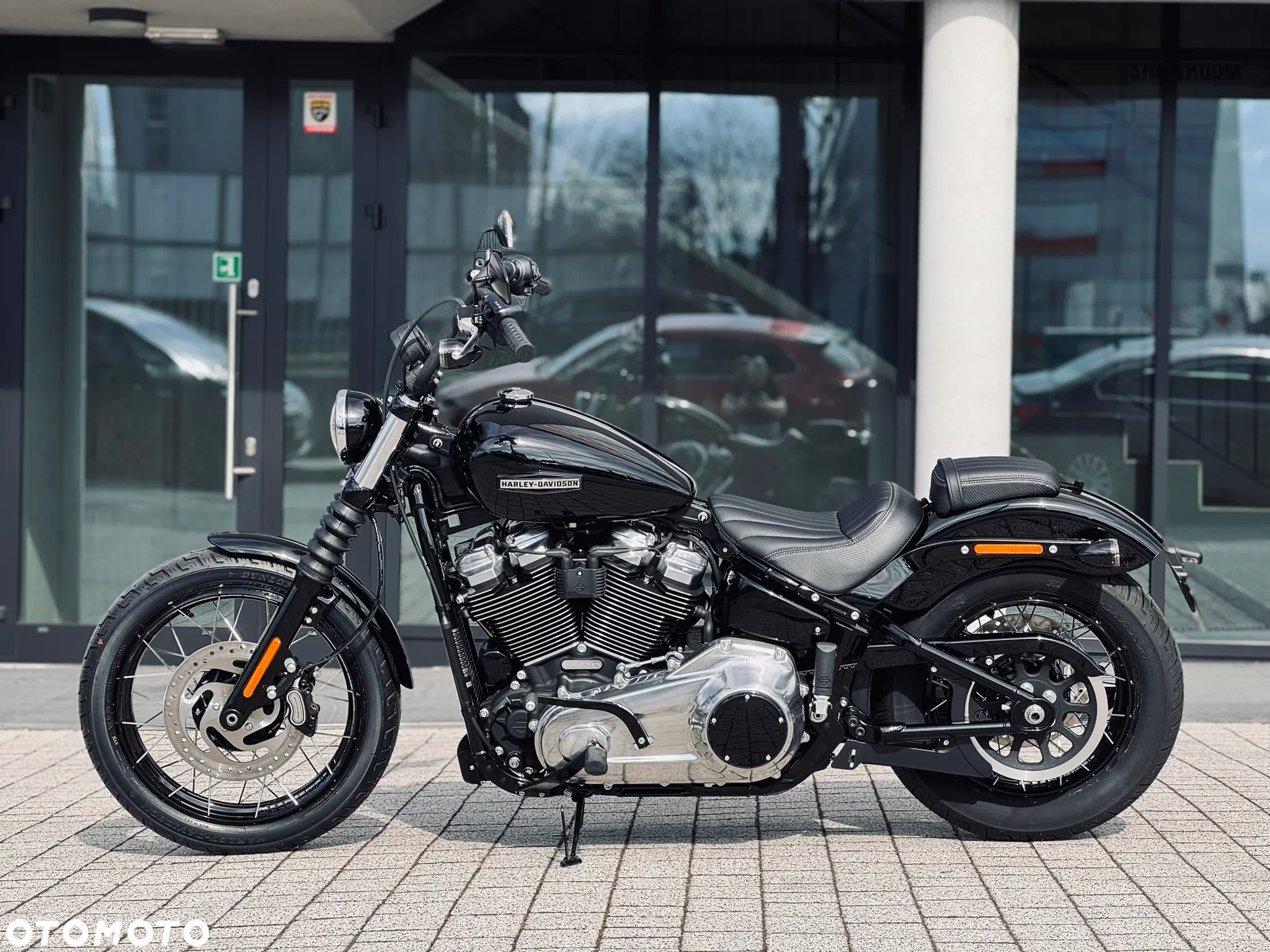 Harley-Davidson Softail Street Bob - 16