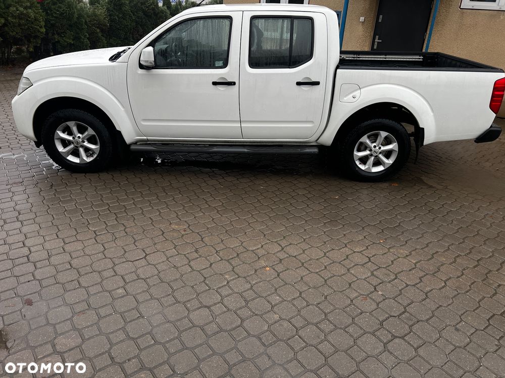 Nissan Navara 2011 photo 2