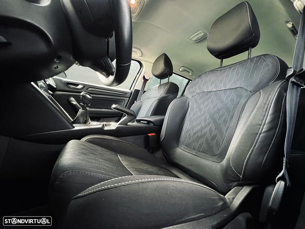 Renault Mégane 1.5 Blue dCi Limited - 32