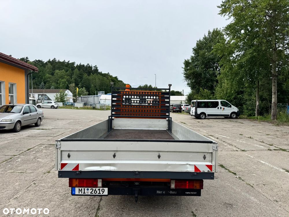 Mercedes-Benz Sprinter - 11
