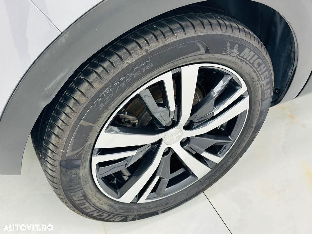 Peugeot 3008 PureTech 130 Stop & Start GPF Allure Pack - 13