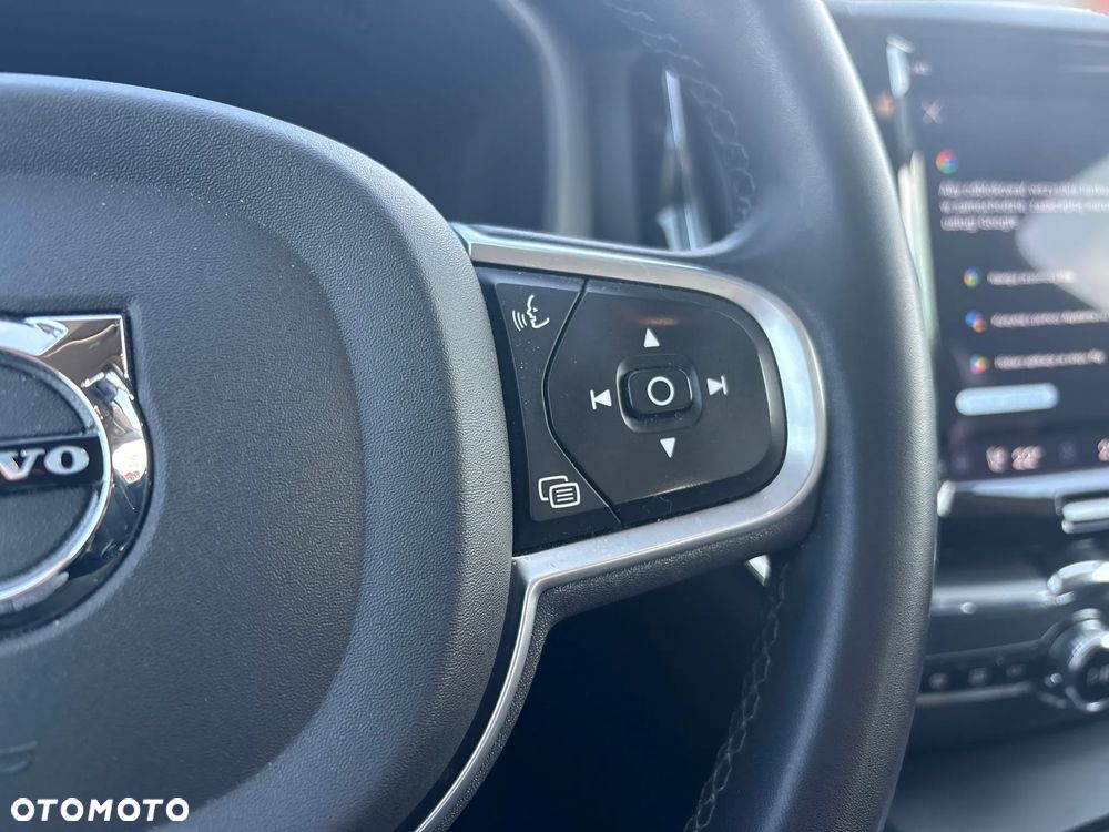 Volvo XC 60 B4 D AWD Momentum Pro - 26