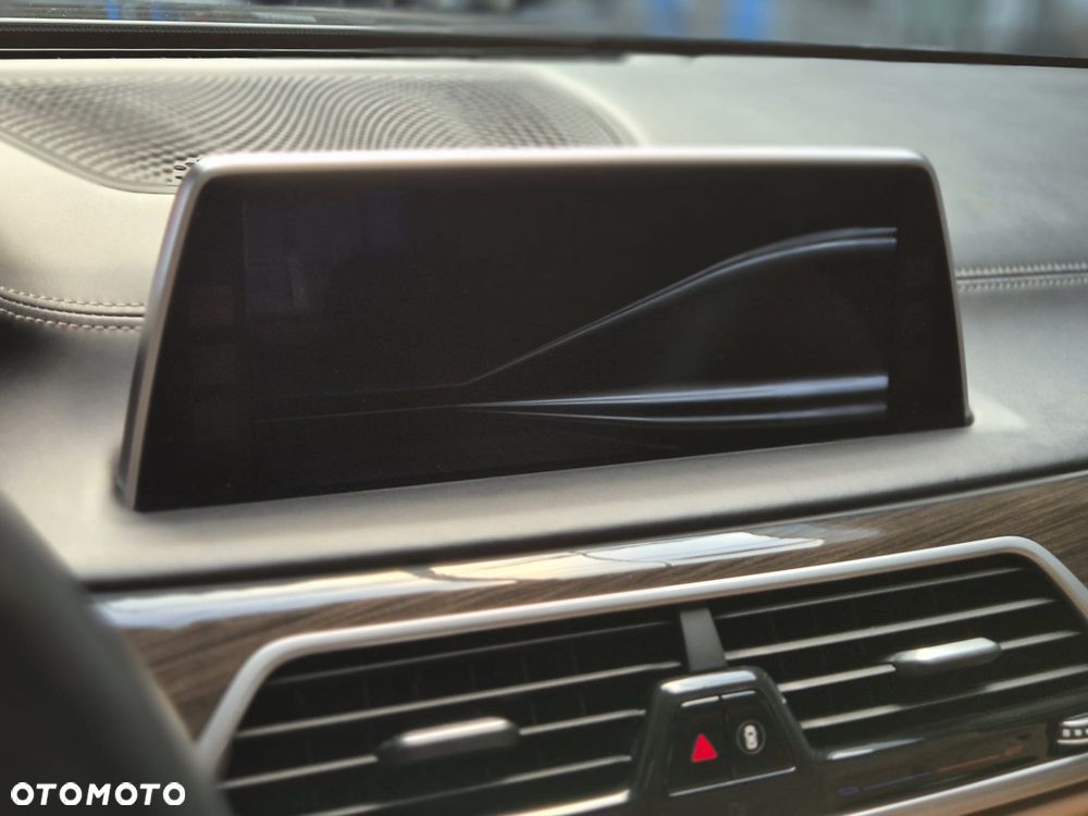 BMW Seria 7 - 24