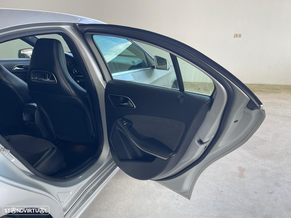 Mercedes-Benz A 180 (BlueEFFICIENCY) Urban - 21