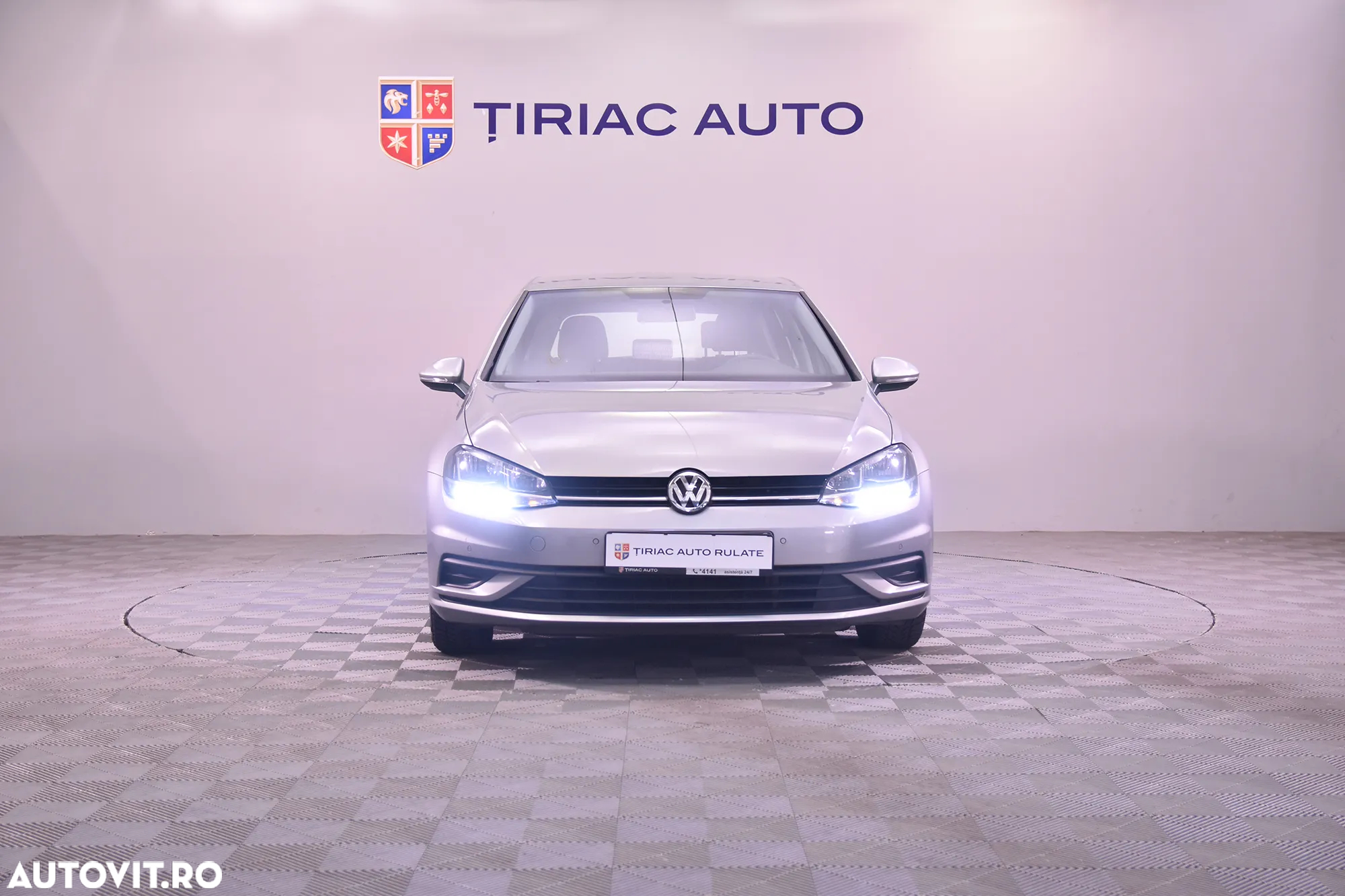 Volkswagen Golf - 8