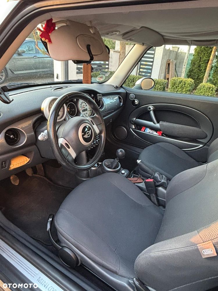 MINI Cooper Standard - 6