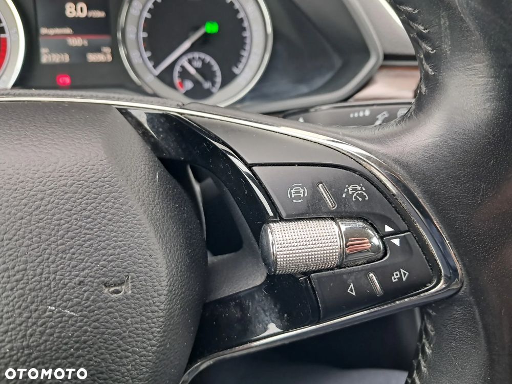 Skoda Superb 2.0 TDI SCR 4x4 Scout DSG - 19