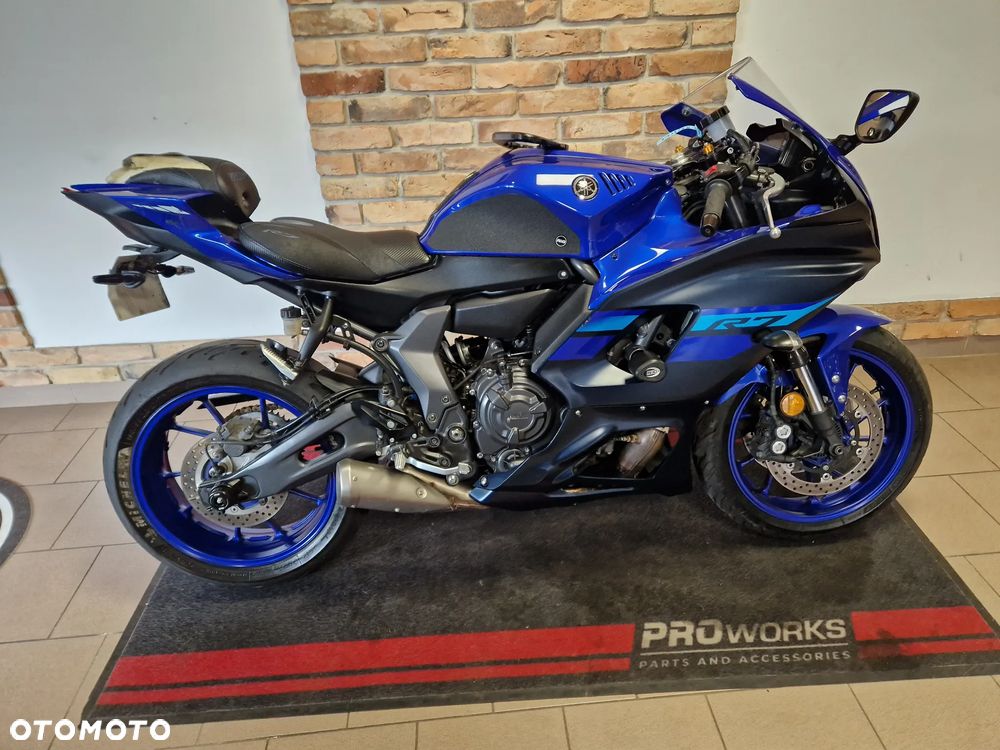 Yamaha R7 - 23