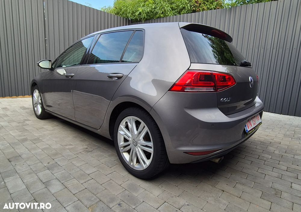 Volkswagen Golf 1.6 TDI Highline - 24