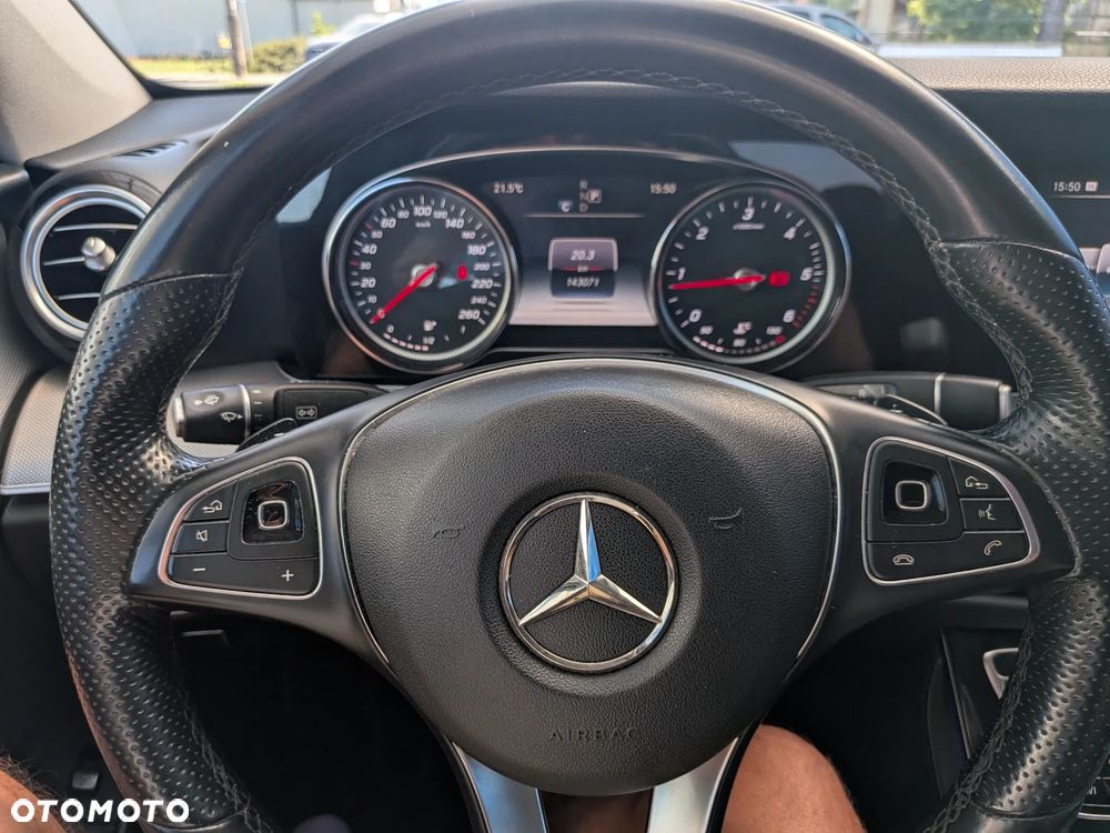 Mercedes-Benz Klasa E - 22